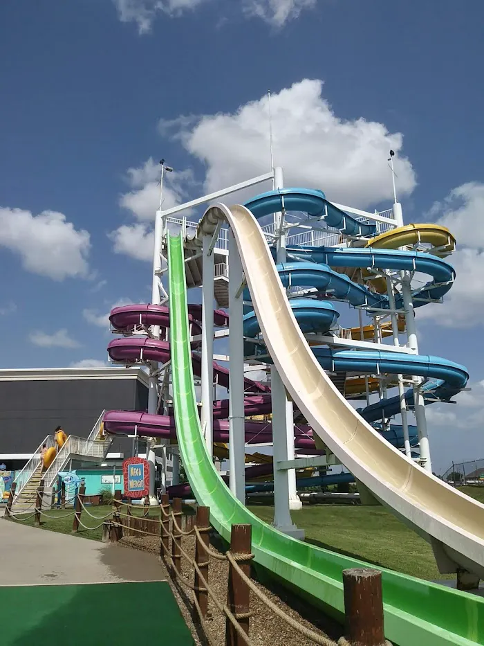 Hurricane Harbor Oklahoma City 1