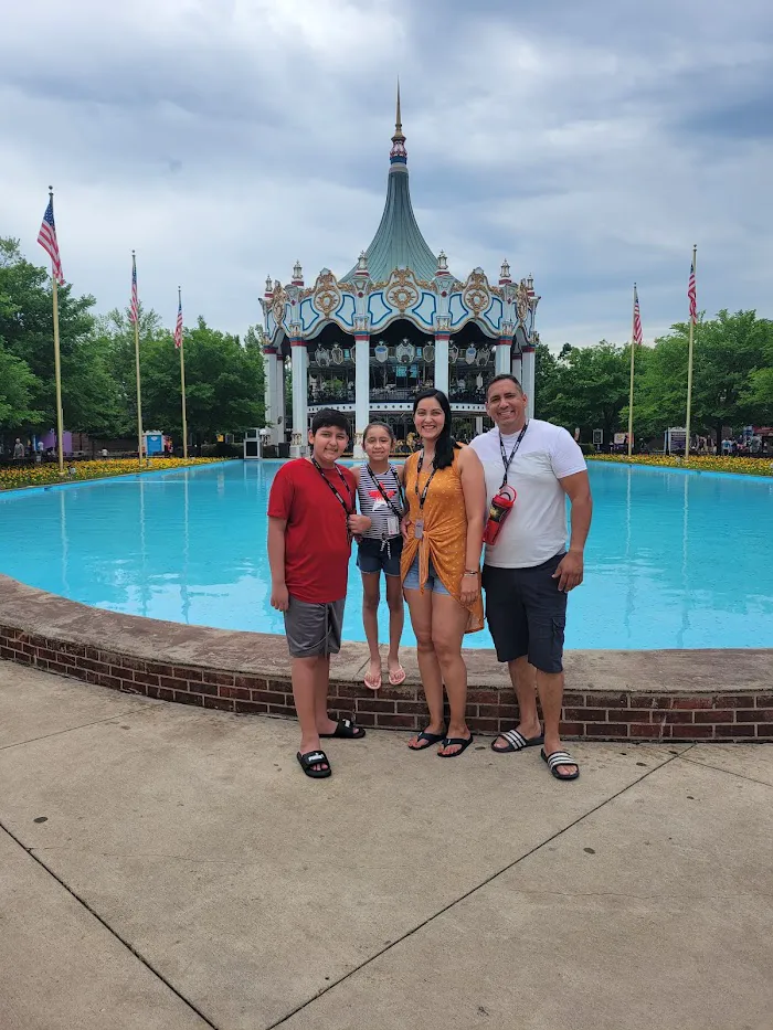 Hurricane Harbor Chicago 8