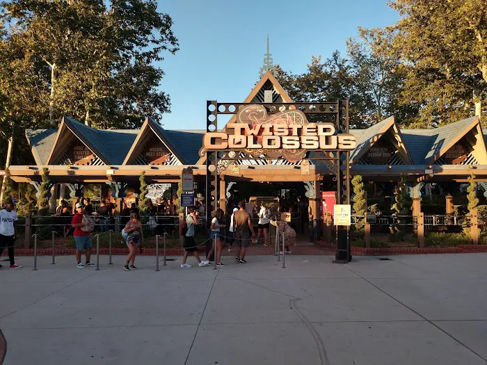 Twisted Colossus six flags 4