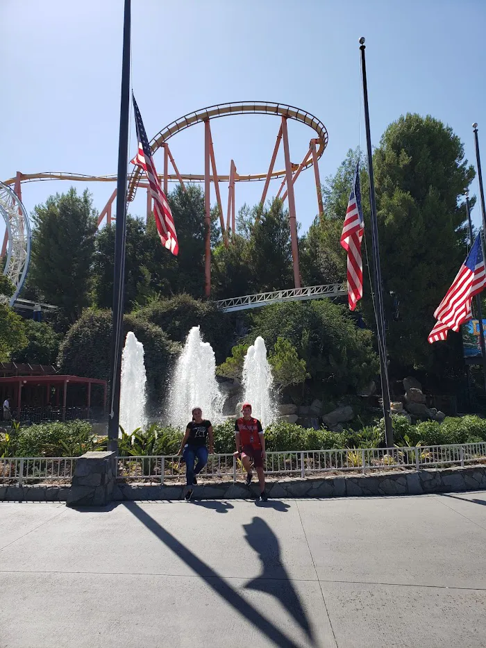 Six Flags Flash Pass 8