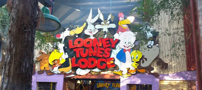 The Looney Tunes Lodge 1