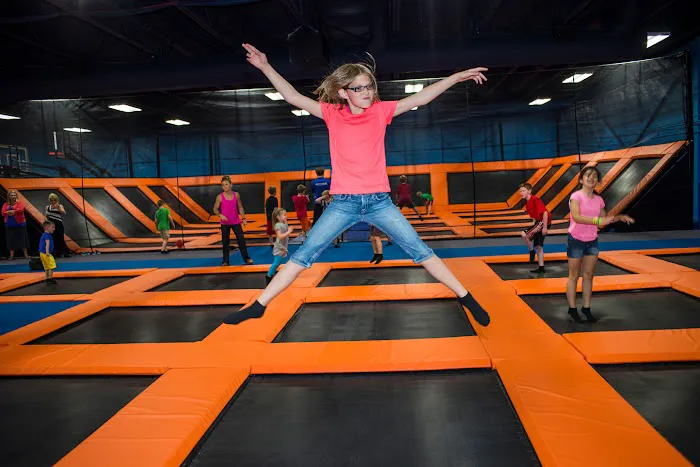 Knuckleheads Trampoline Park Rides Bowling 5