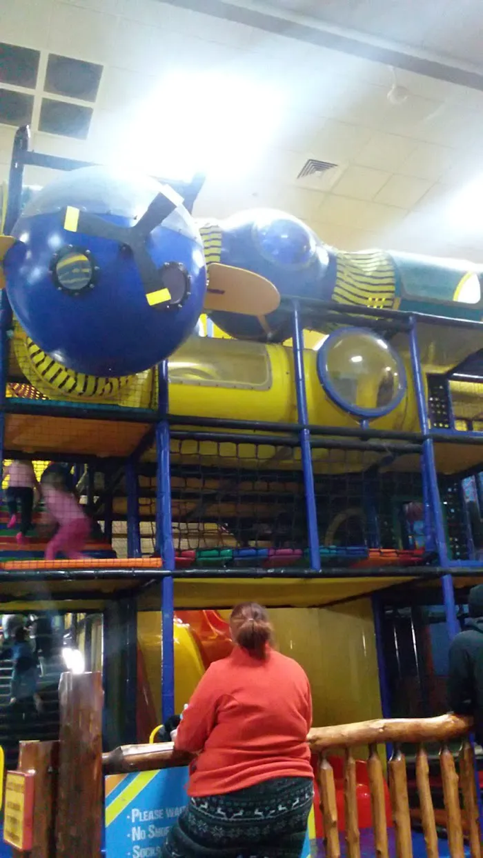 Knuckleheads Trampoline Park Rides Bowling 8