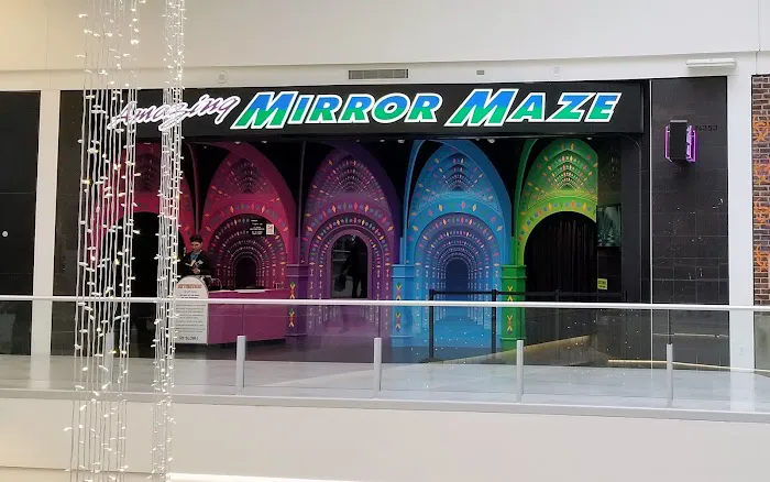 Amazing Mirror Maze 4