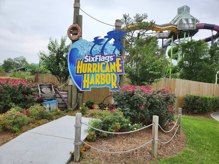 Hurricane Harbor Splashtown 0