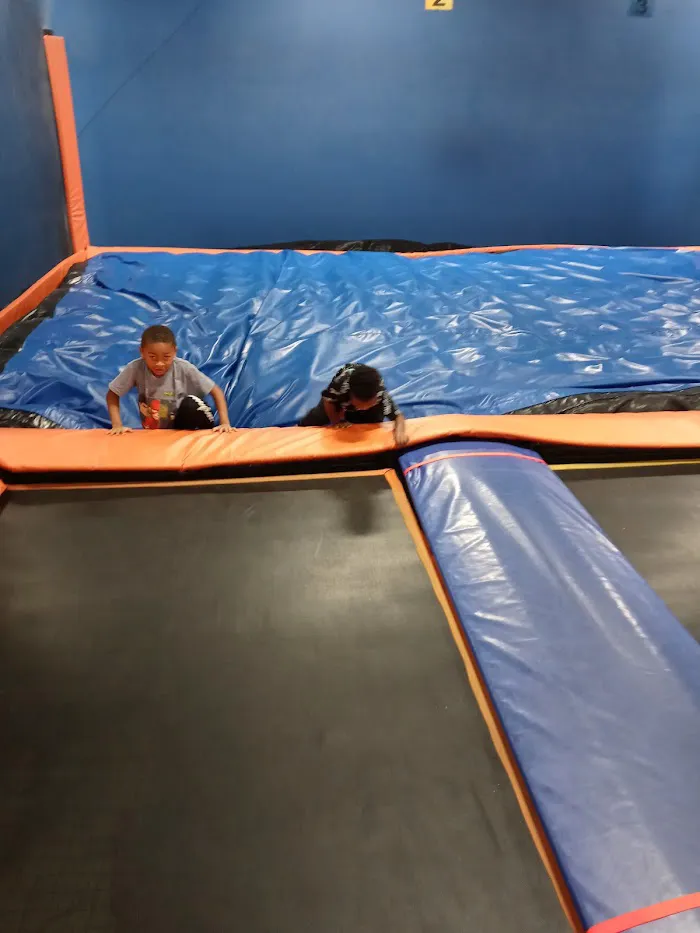 Sky Zone Trampoline Park 3