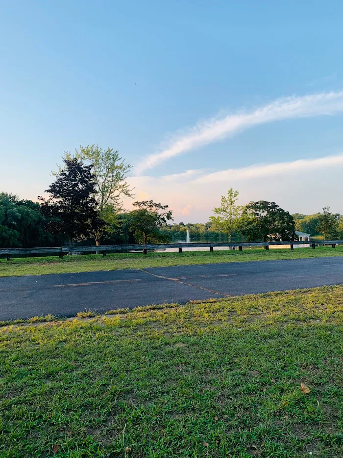 Lincoln Park Community Lake 2