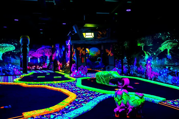 Blacklight Mini Golf 8