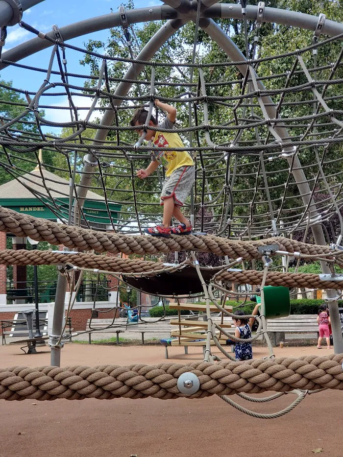 Church Square Park: Kiddie Sprinkler 4