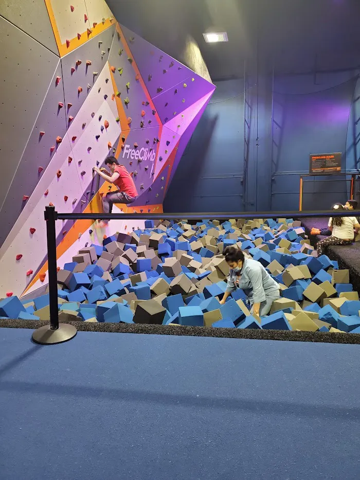 Sky Zone Trampoline Park 6