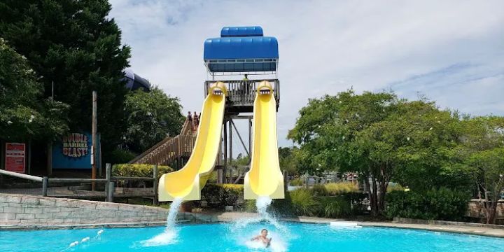 Wet 'n Wild Emerald Pointe Water Park