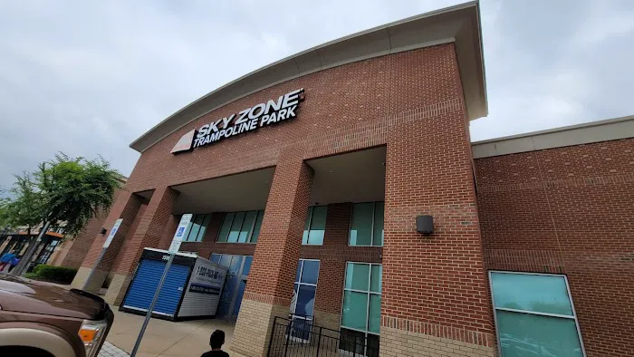 Sky Zone Trampoline Park 9