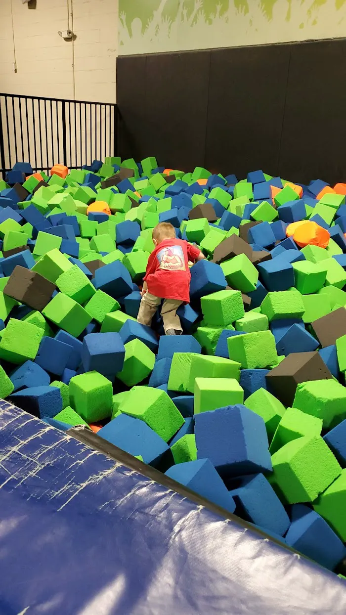 Airbound Trampoline Park 8