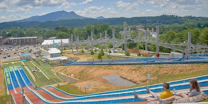 Rowdy Bear's Smoky Mountain Snowpark