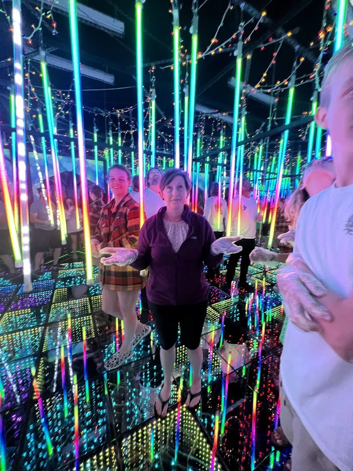 Ripley’s Mirror Maze 8