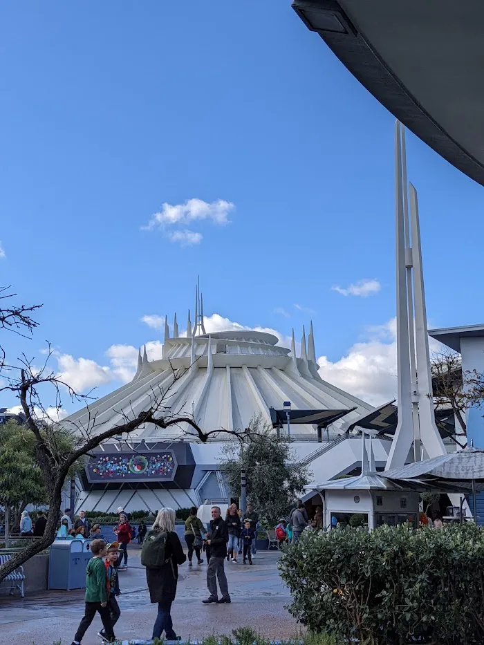 Space Mountain 8