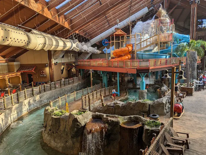 Six Flags Great Escape Lodge & Indoor Waterpark 2