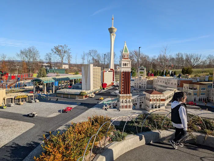 Miniland Midtown 4