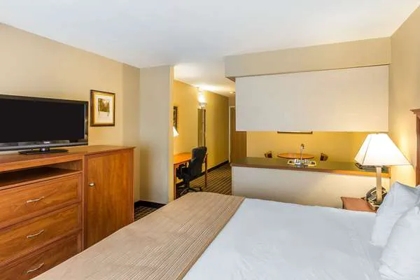Quality Inn & Suites On The River 0