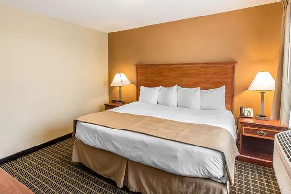 Quality Inn & Suites On The River 8