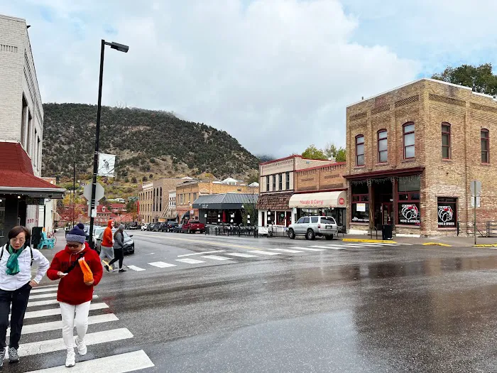 Visit Glenwood Springs 4