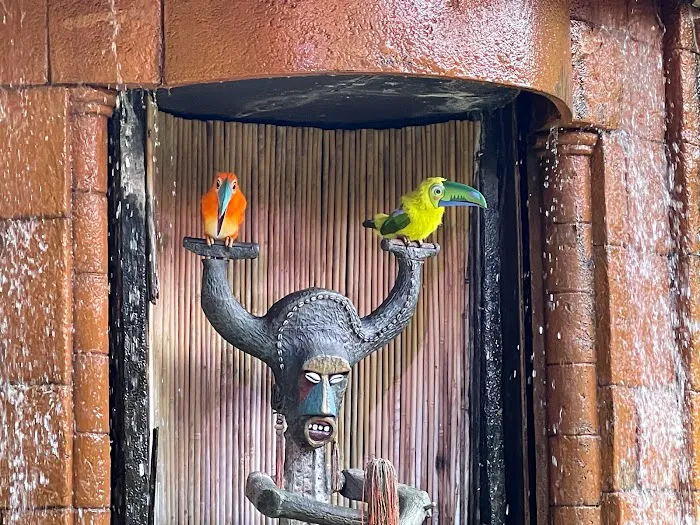 Walt Disney's Enchanted Tiki Room 6