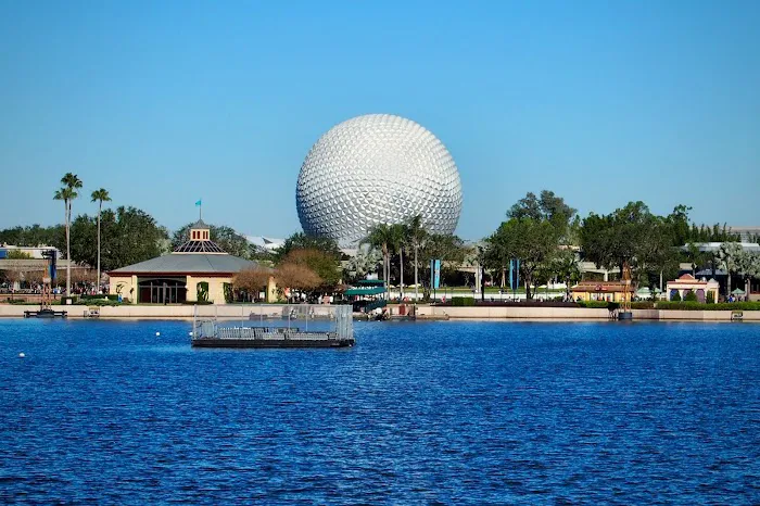 World Showcase Lagoon 5