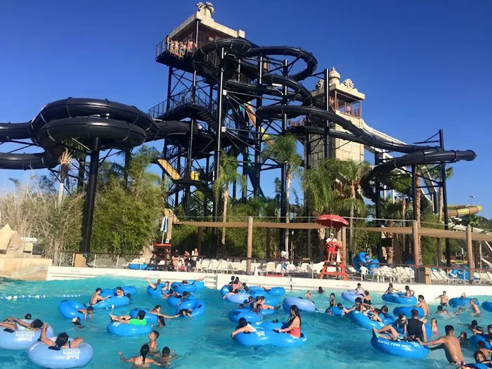 Hurricane Harbor Los Angeles 0