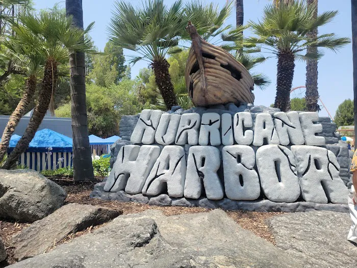 Hurricane Harbor Los Angeles 5