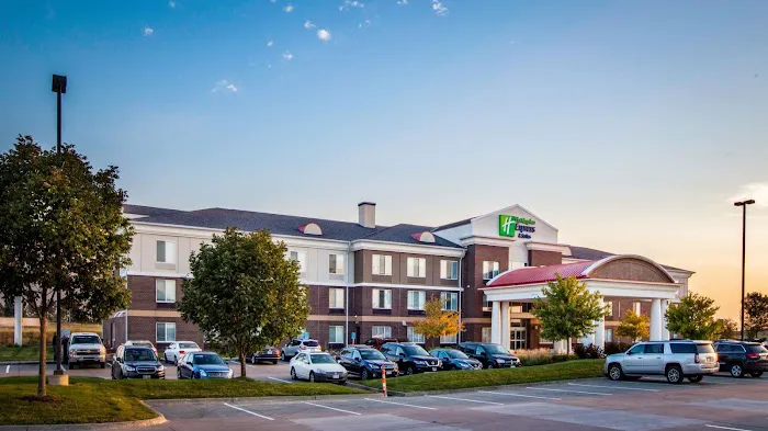 Holiday Inn Express & Suites Altoona-Des Moines, an IHG Hotel 7