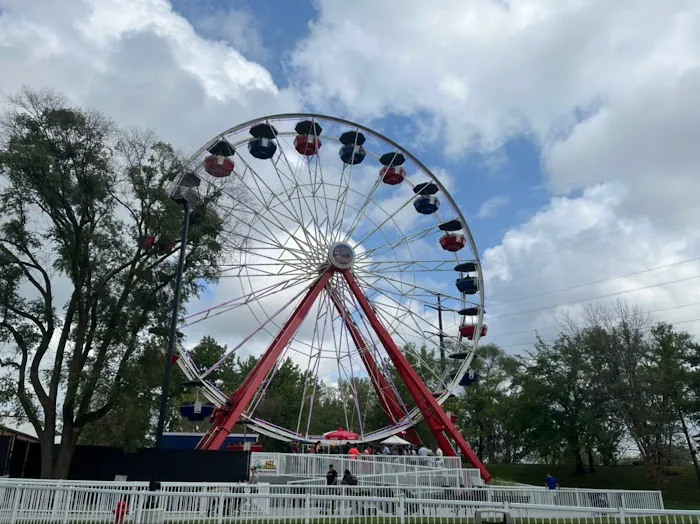 Giant Sky Wheel 1