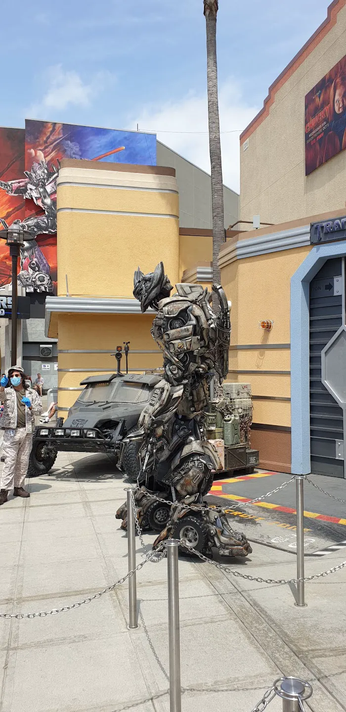 Transformers: The Ride 3D 9