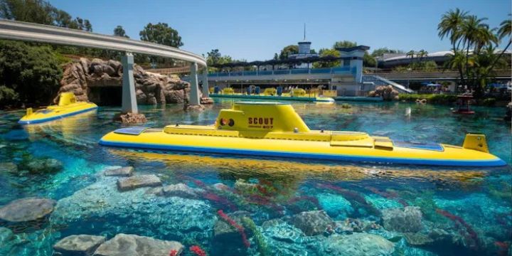 Finding Nemo Submarine Voyage