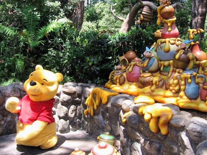 The Many Adventures of Winnie the Pooh 6