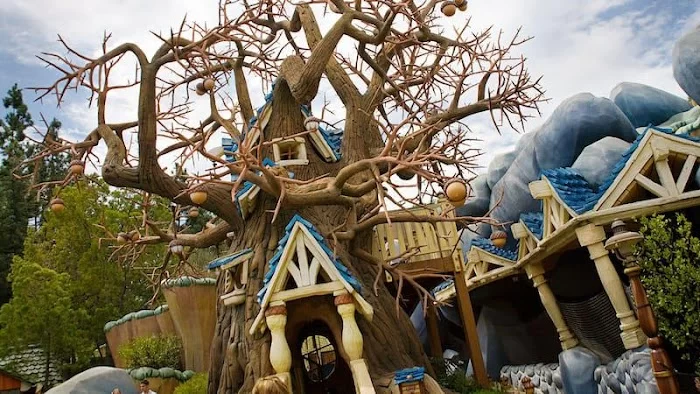 Chip 'n Dale Treehouse 2