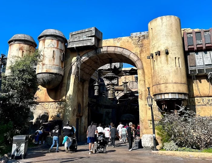 Star Wars: Galaxy's Edge 1