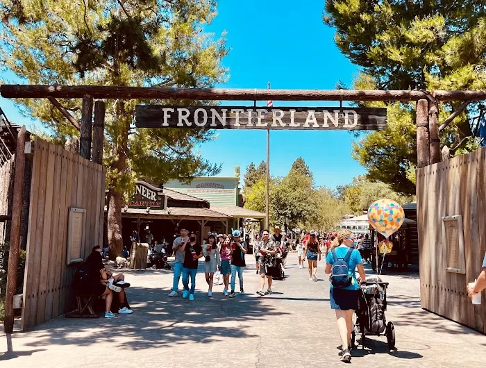 Frontierland 0