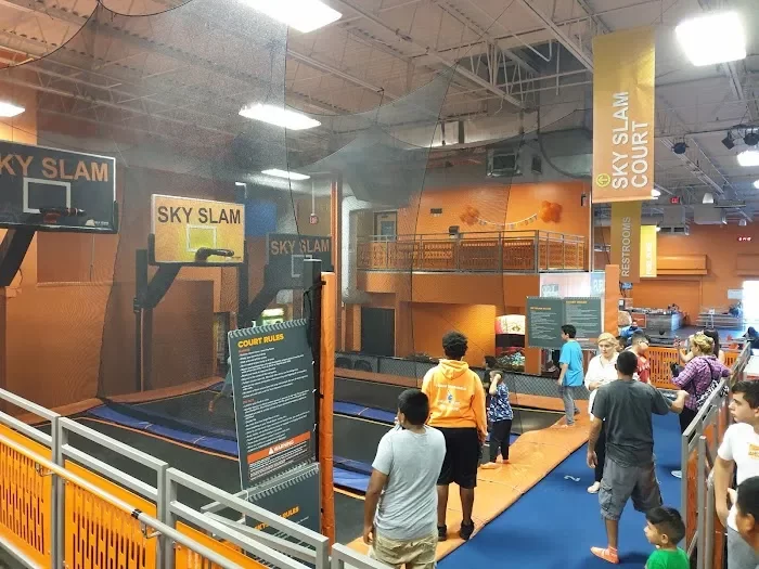 Sky Zone Cutler Bay 8