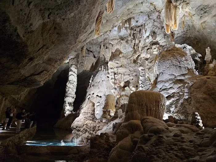 Natural Bridge Caverns 6