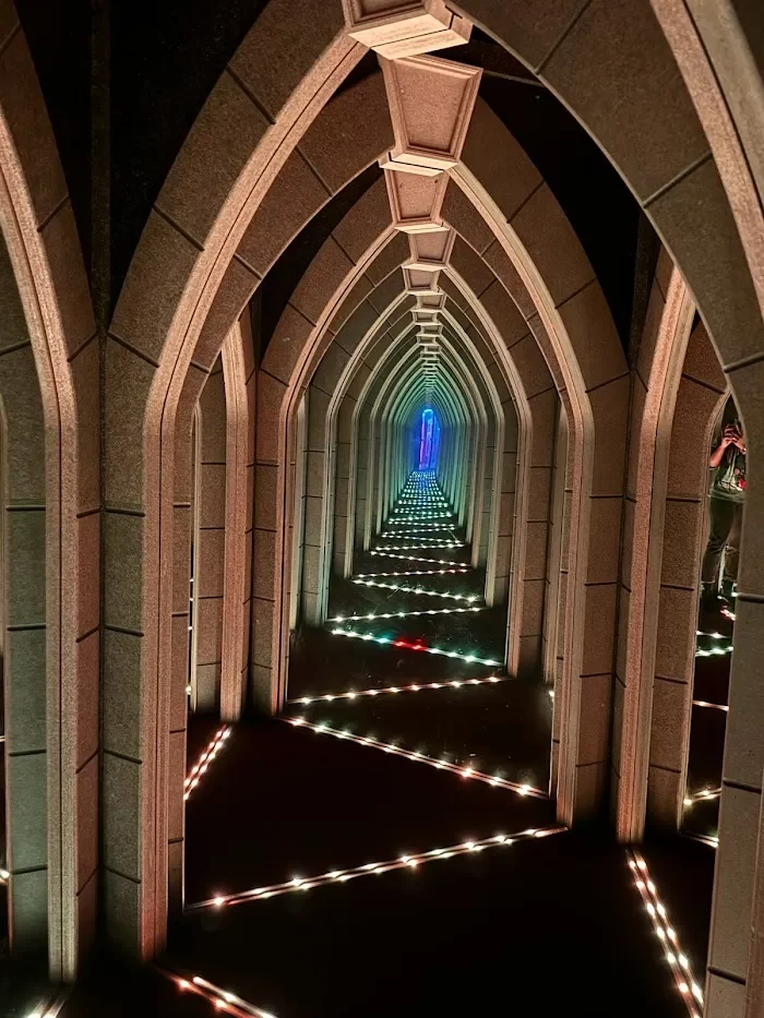 The Amazing Mirror Maze 2