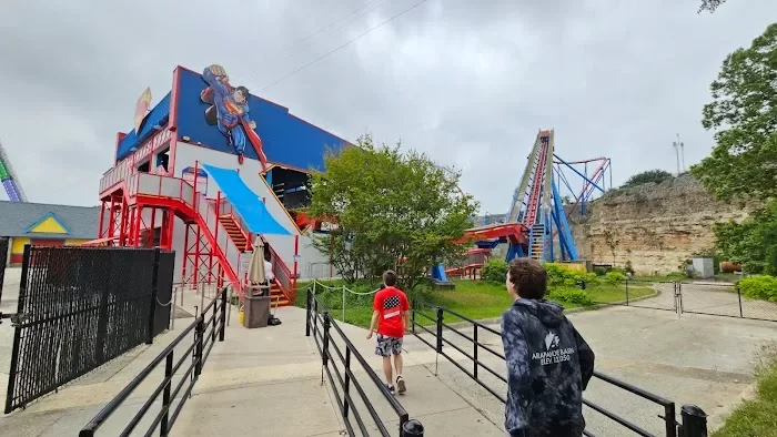 SUPERMAN™: Krypton Coaster 6