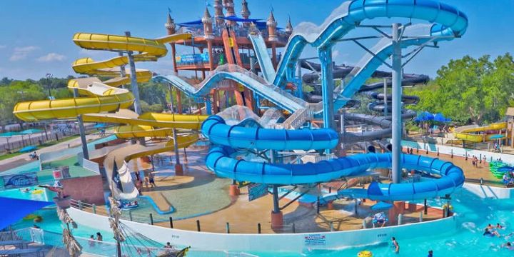 Thrilling Water Park Attractions for Teens in the US: Top Rides and Destinations