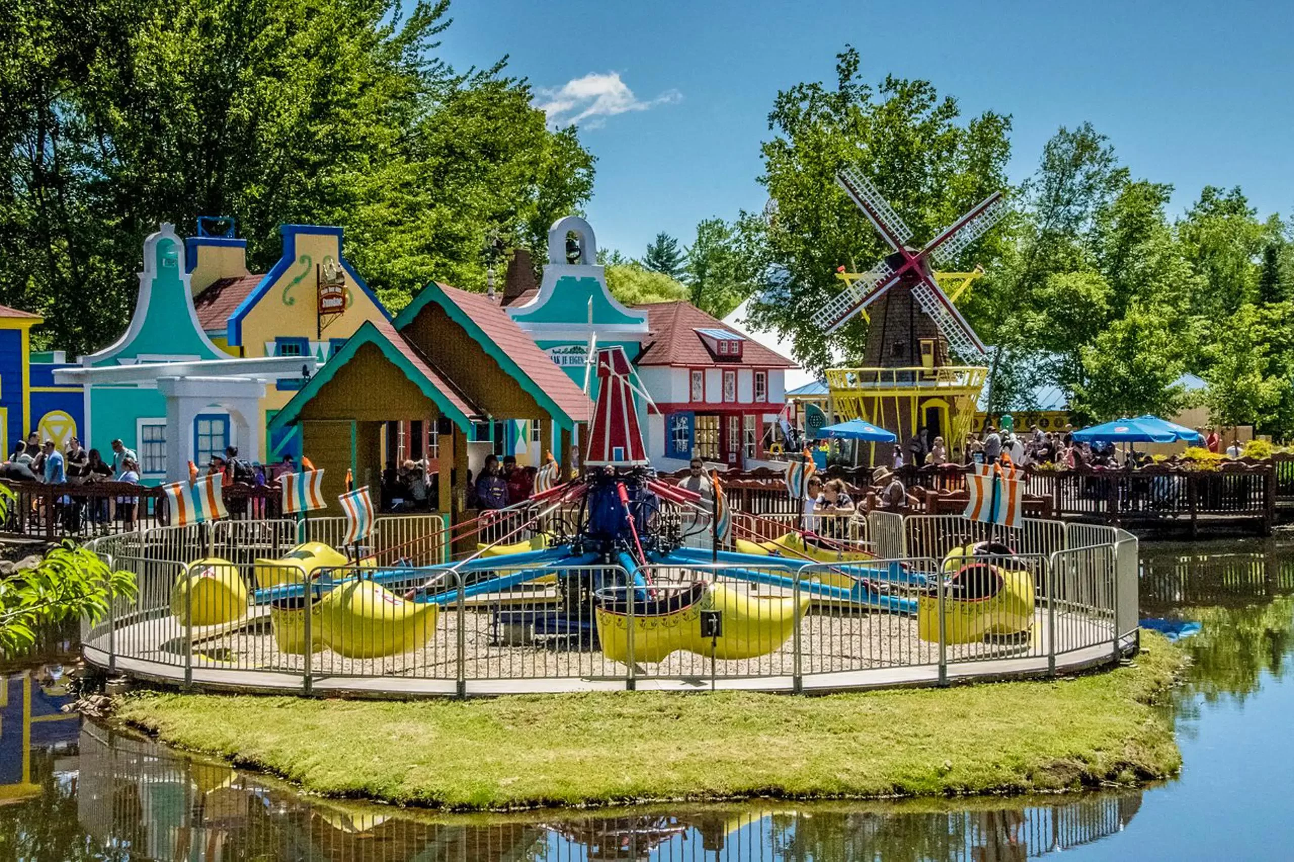 Amusement Parks with Kid-Friendly Food: Best Parks for Family-Friendly Meals