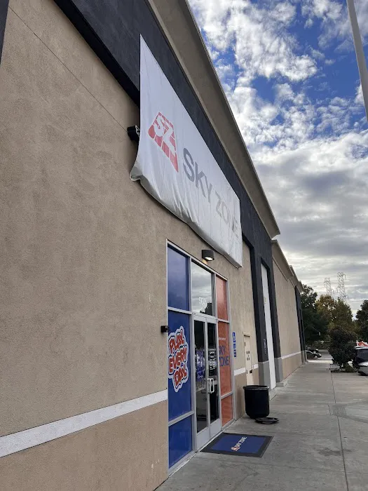 Sky Zone Trampoline Park 7