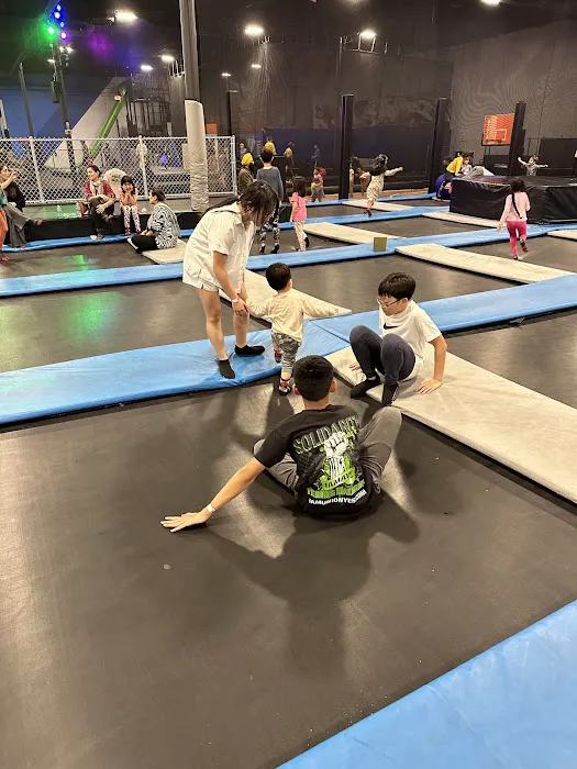 Sky Zone Trampoline Park 7