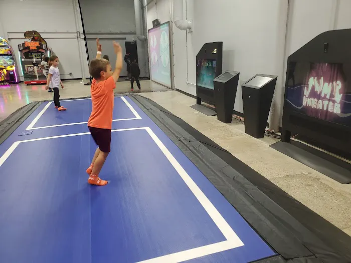 Sky Zone Trampoline Park 5