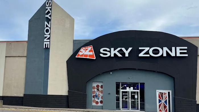 Sky Zone Trampoline Park 6