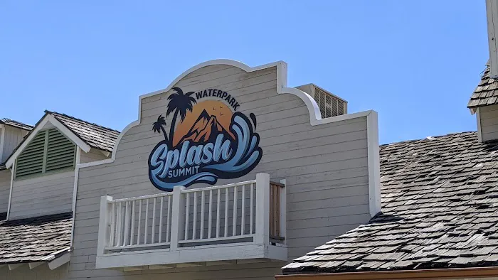 Splash Summit Waterpark 8