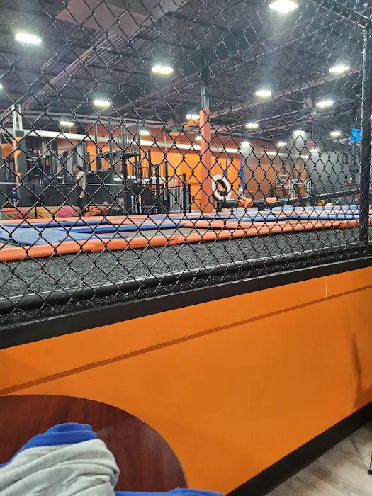 Sky Zone Trampoline Park 3