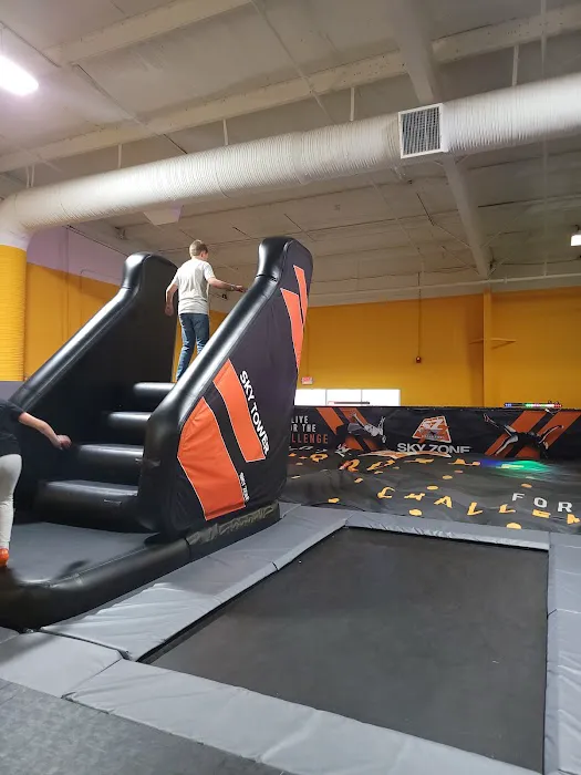 Sky Zone Trampoline Park 4